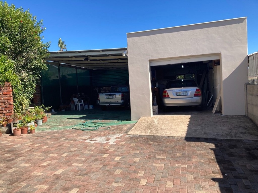 4 Bedroom Property for Sale in Amalinda Eastern Cape